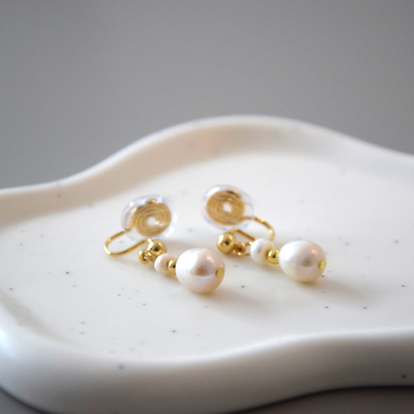 Boucle d'oreille clip perles
