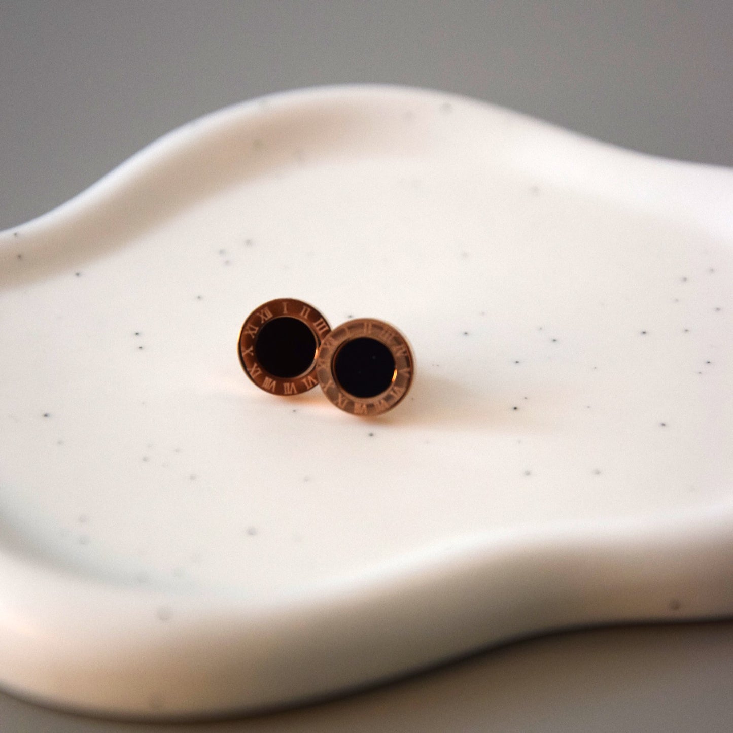 Boucle d'oreille rond noir