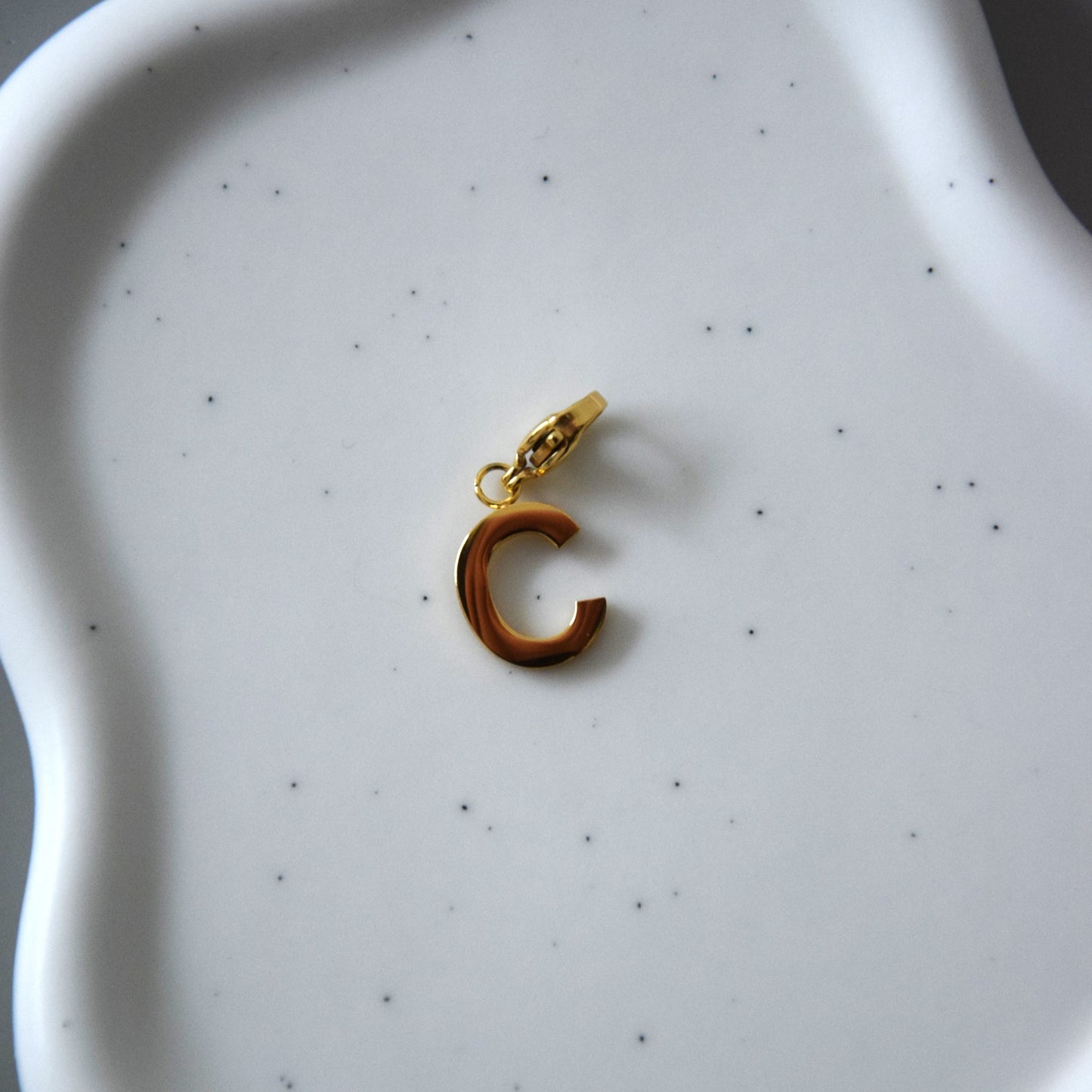 Charm lettre C
