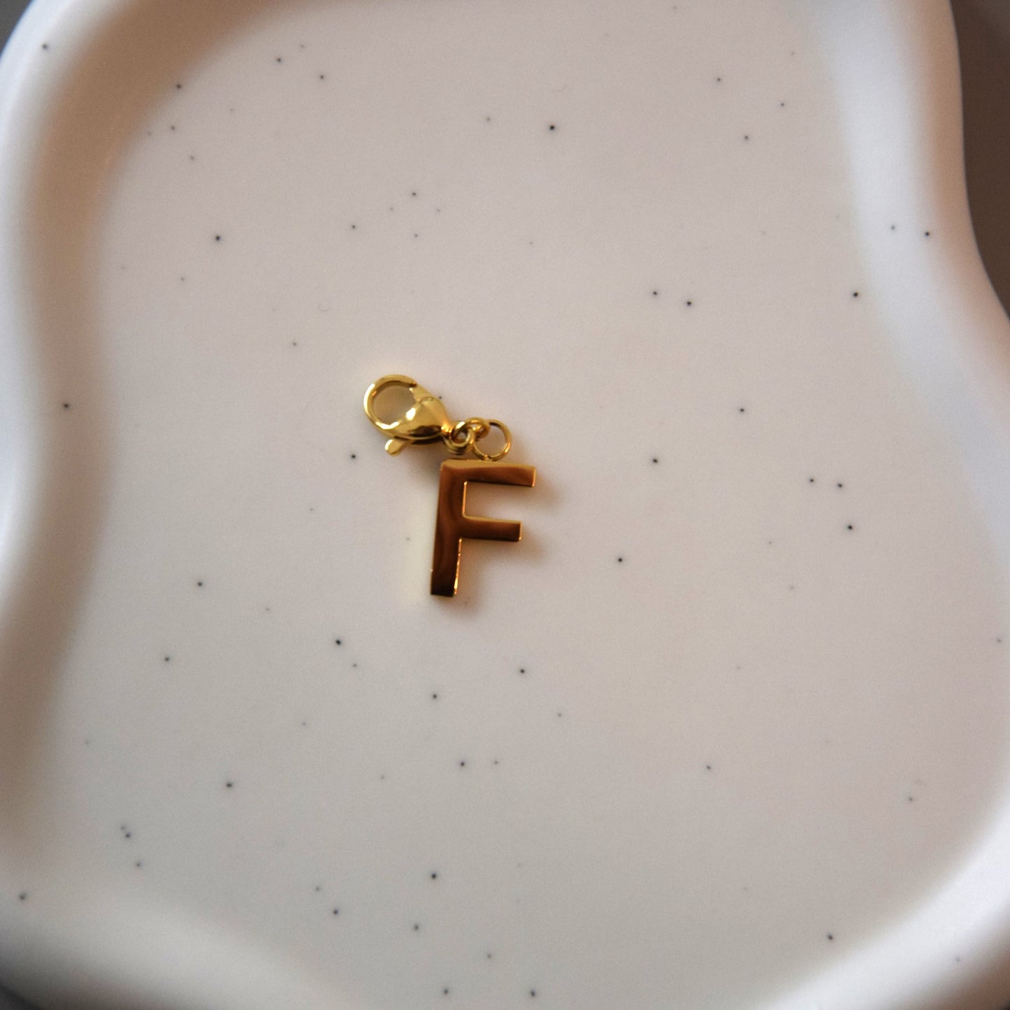 Charm lettre F