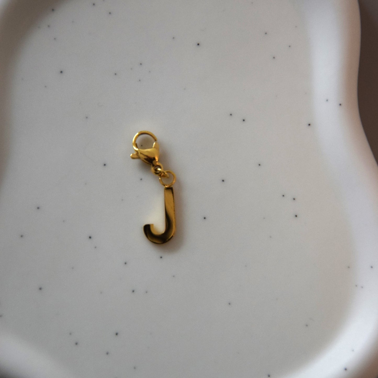 Charm lettre J