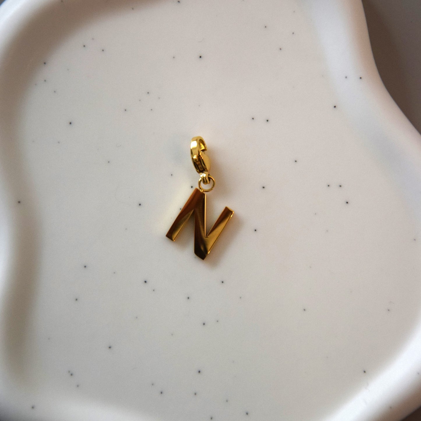 Charm lettre N
