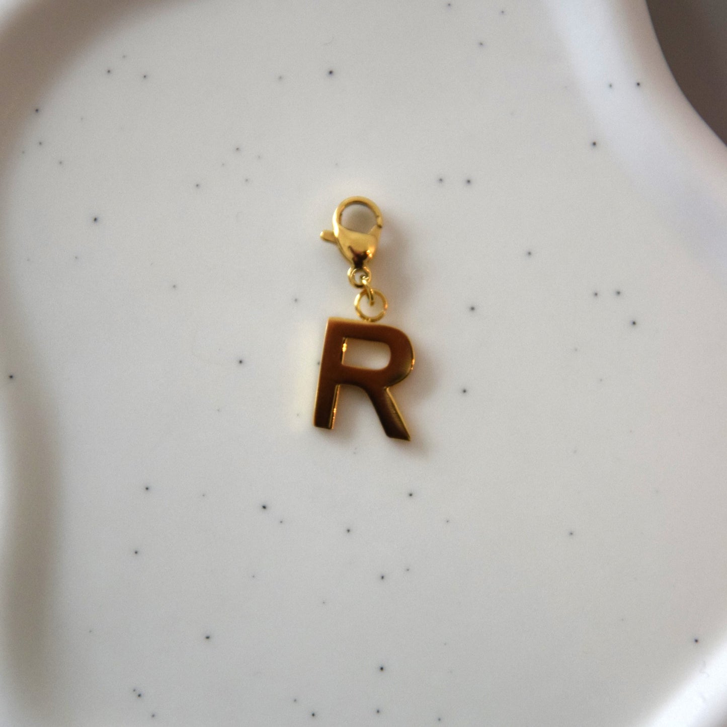 Charm lettre R