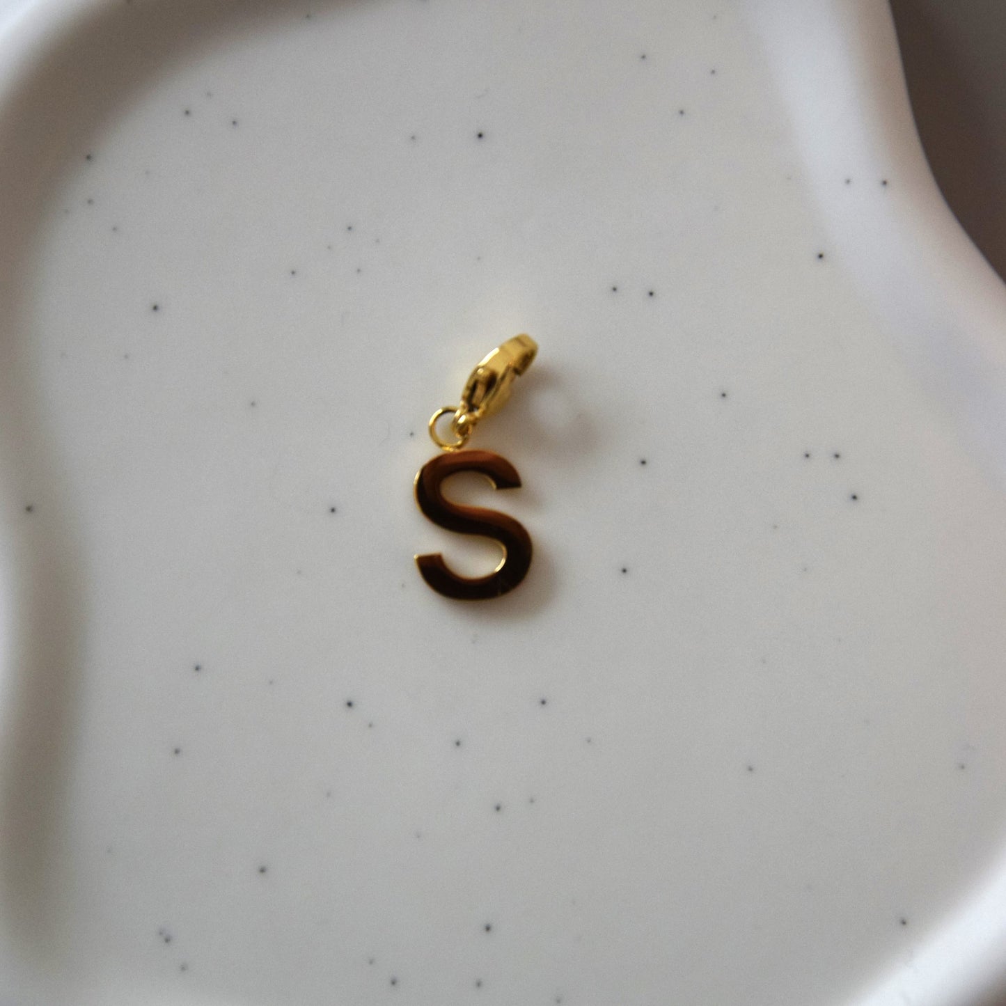 Charm lettre S