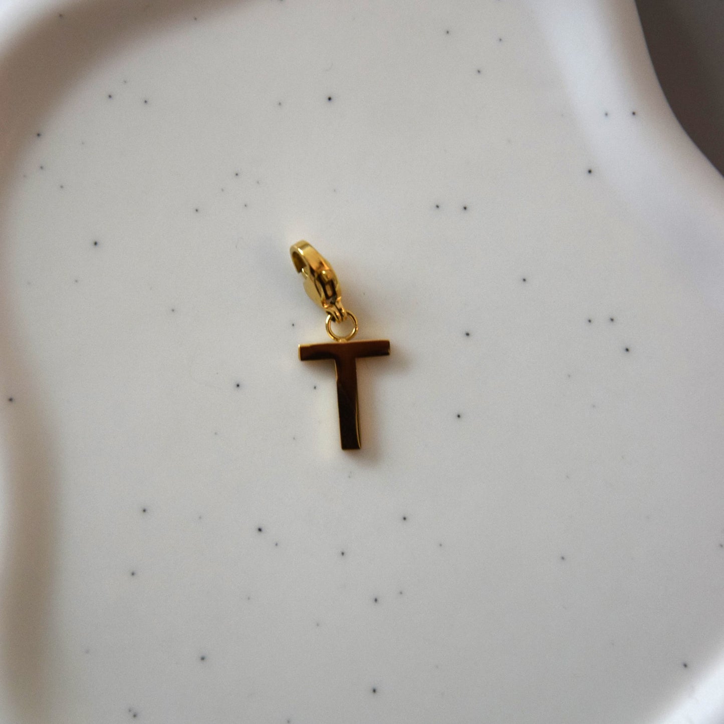 Charm lettre T