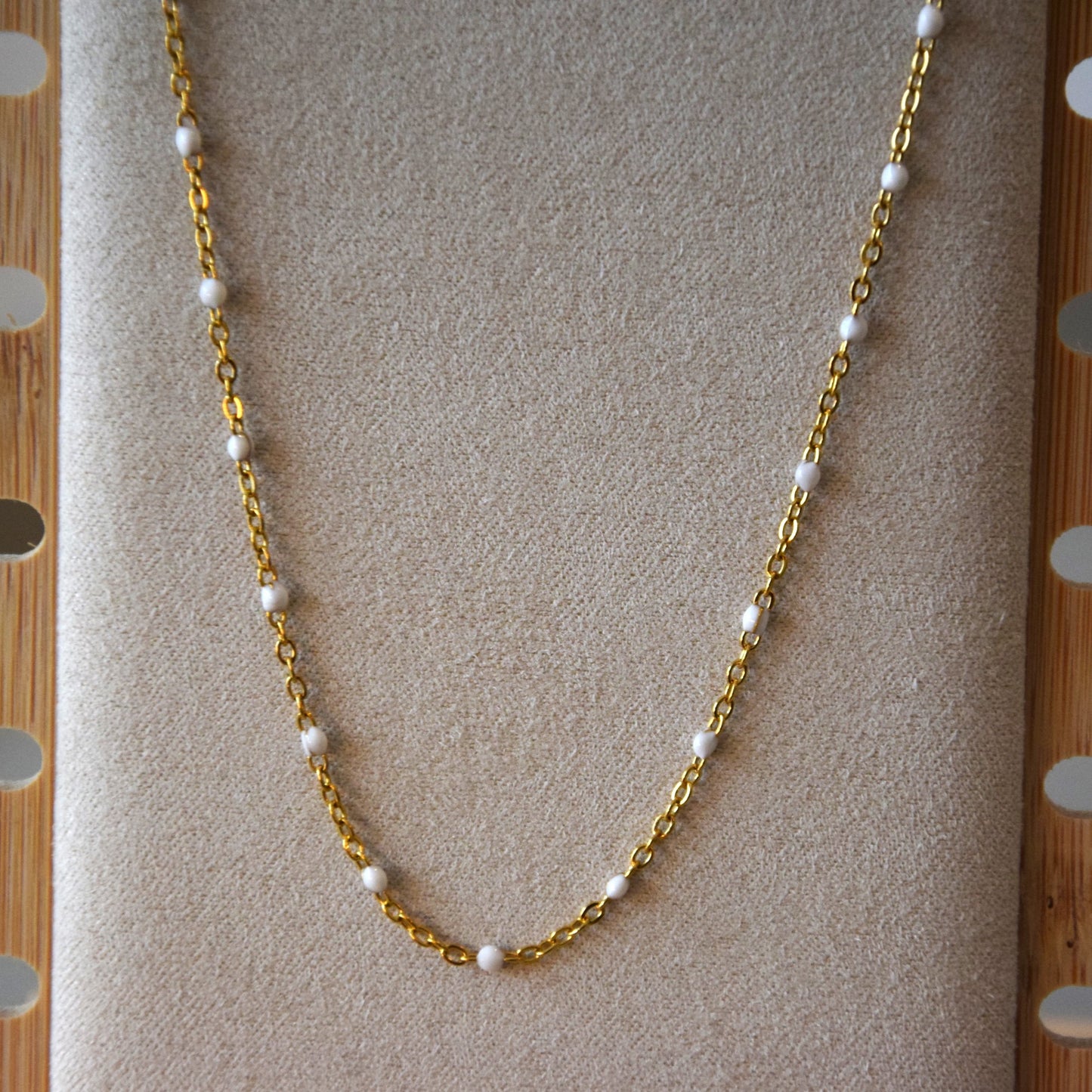 Chaine fine blanche