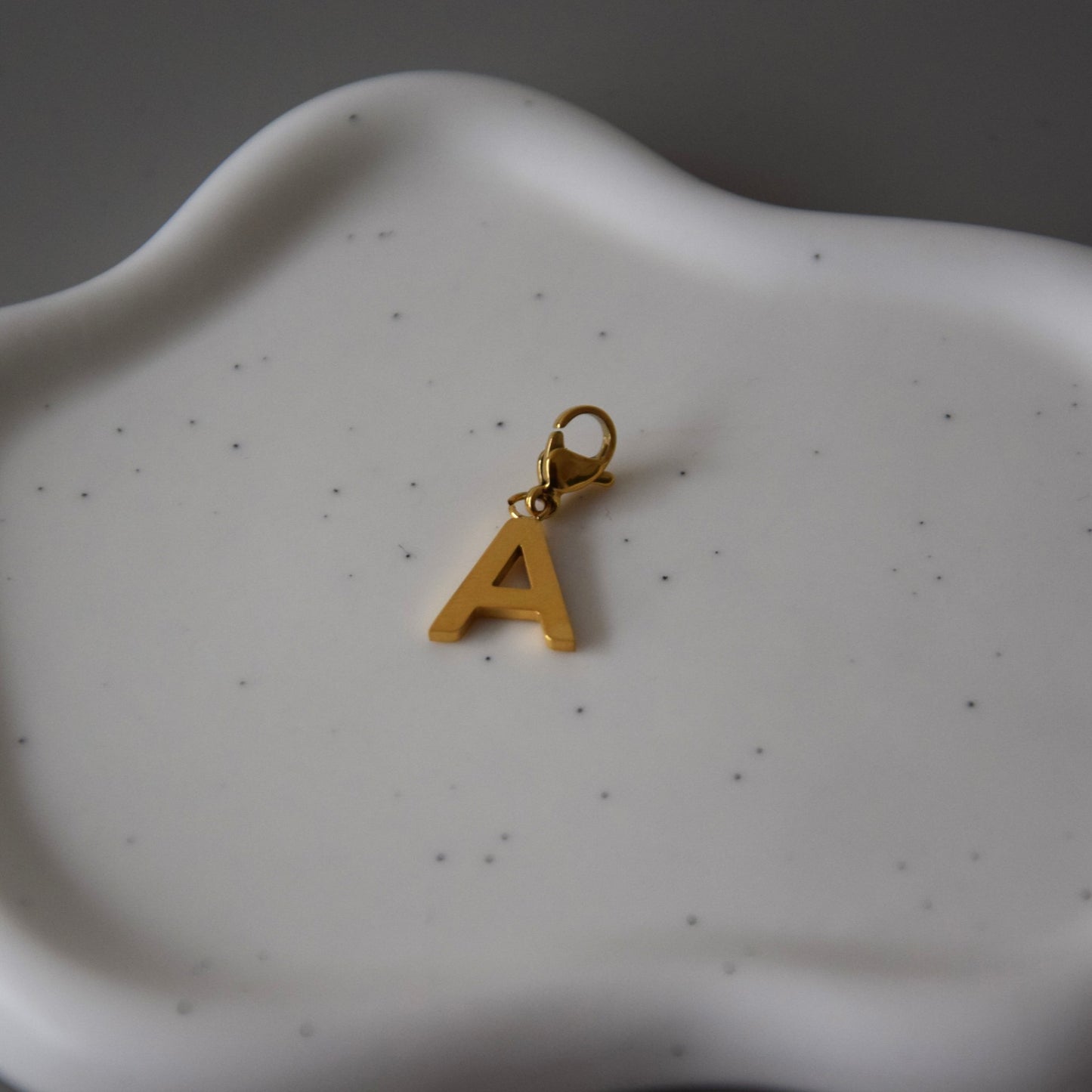 Charm lettre A
