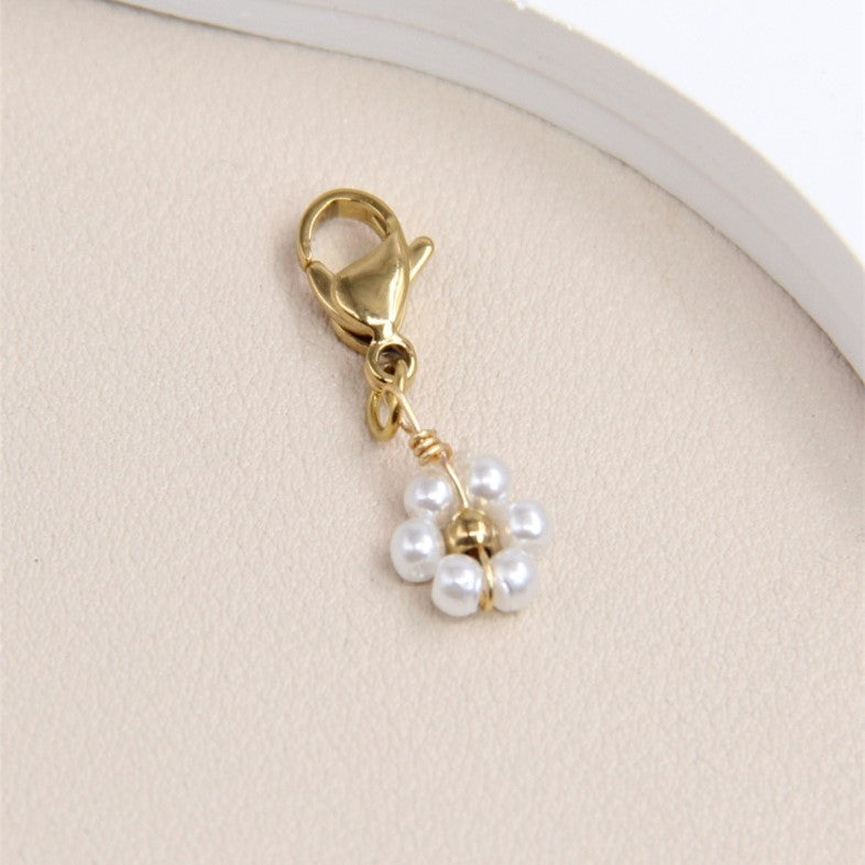 Charm fleur blanche
