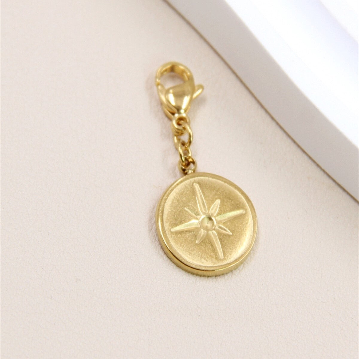 Charm étoile rond
