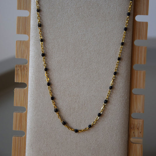 Chaine fine noire
